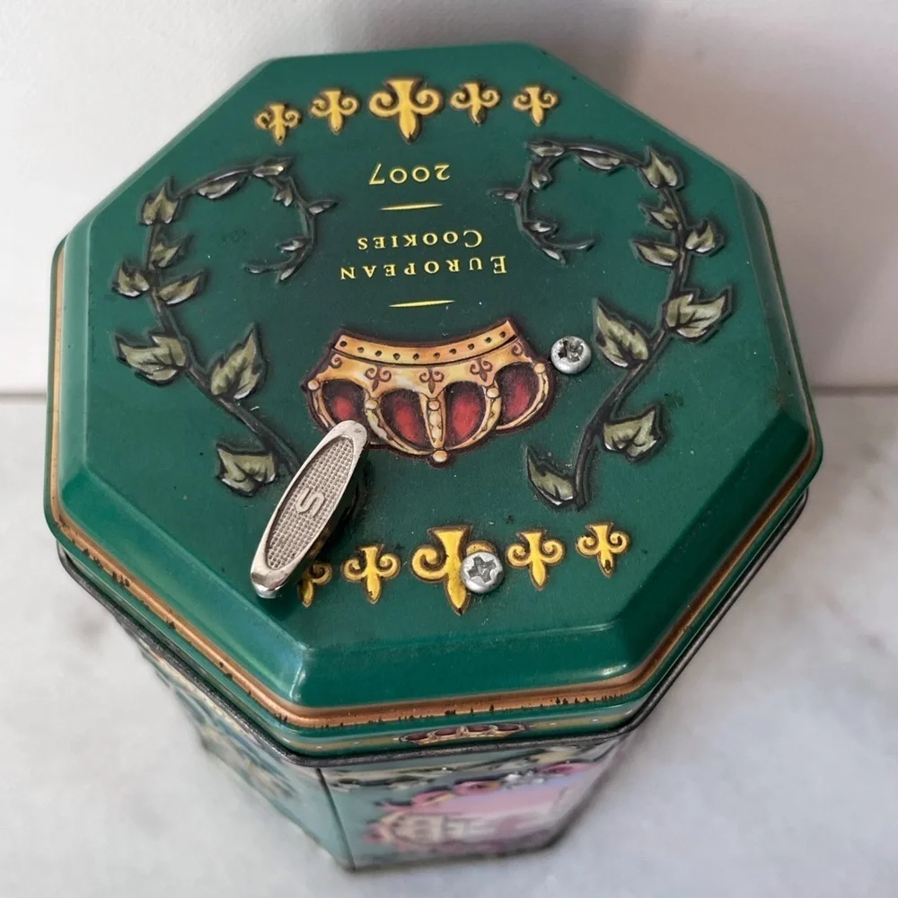 Music box Germany Embossed Octagon Tin Cookie Green 2007 We Wish You A Merry Xma - Picture 3 of 9